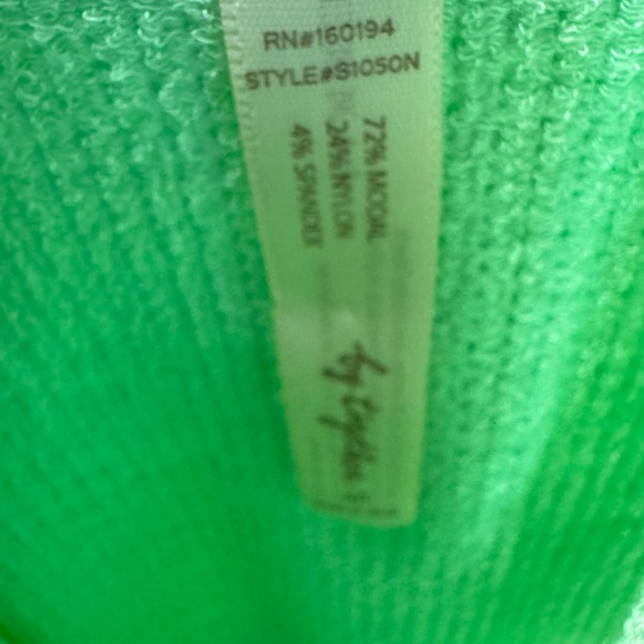 By Together Lime Seamless Plunge Crop Tank - Picture 5 of 8